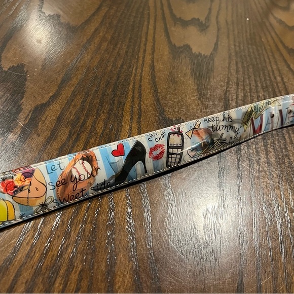 Relic Woman’s Hologram HOW TO HOLD. Multicolored Belt Size Medium 38 - Picture 8 of 10